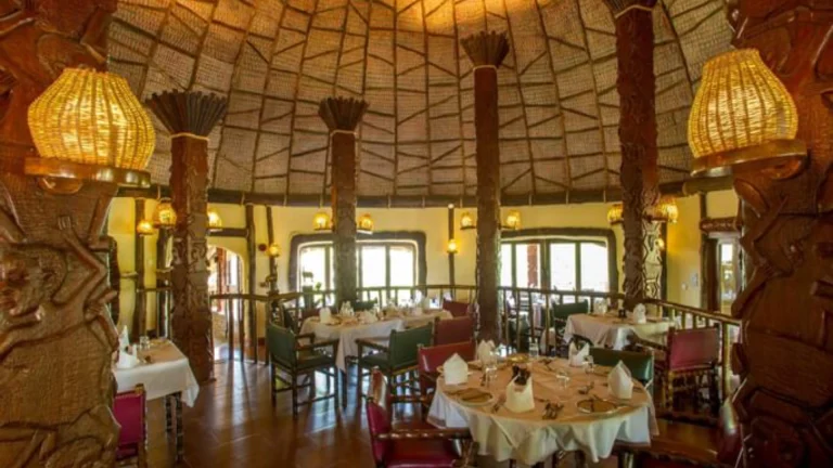 Serengeti Serena Safari Lodge-dinning